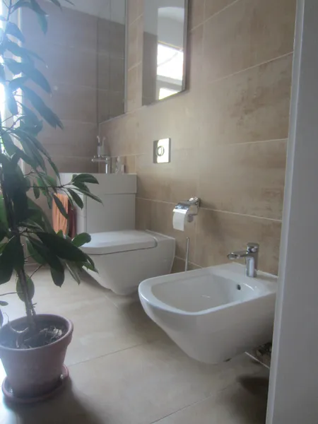 Am Comeniusplatz, Möbilierte DG Maisonette mit Dachterrasse im ruhigen Innenhof — photo 1
